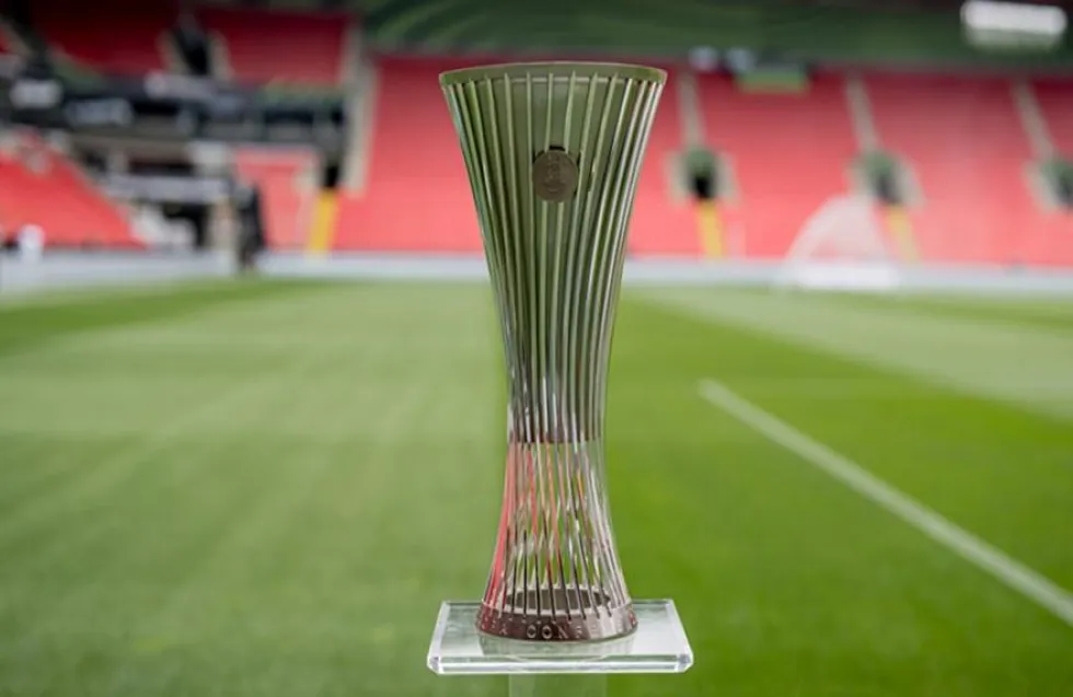 Οι ενδεκάδες στον τελικό του Europa Conference League!
