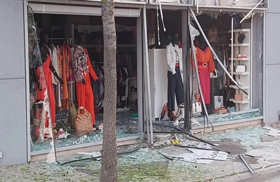 Επίθεση με εκρηκτικό μηχανισμό στο μαγαζί του υπεύθυνου διαιτησίας της ΕΟΚ