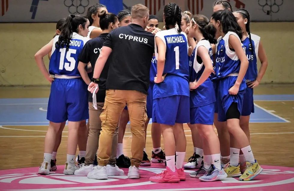 Μια εθνική Γυναικών για κάθε εθνική Ανδρών