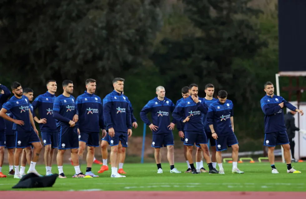 Eθνική: Προπονείται το πρωί, πετάει το απόγευμα