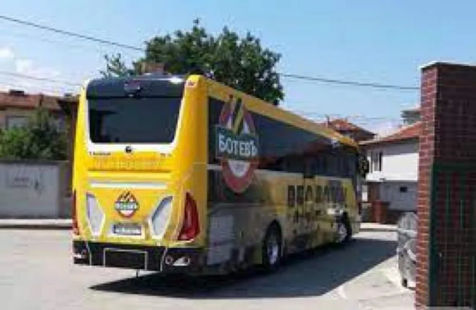 Με «σούπερ λεωφορείο»... κόντρα στον ΑΠΟΕΛ