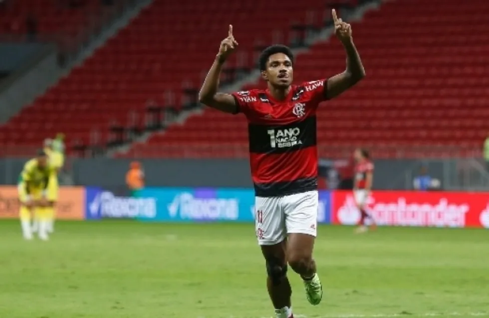 Πράσινο από Φλαμένγκο για Βιτίνιο στον Παναθηναϊκό