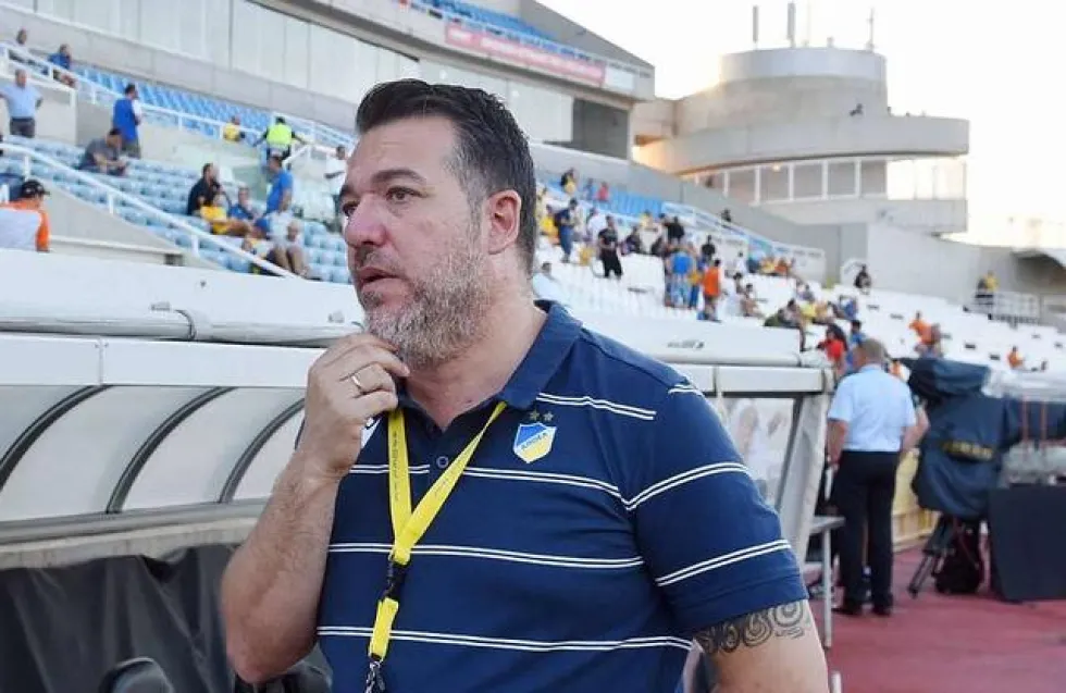 Πετεβίνος: «Γνωστοί παραμυθάδες»