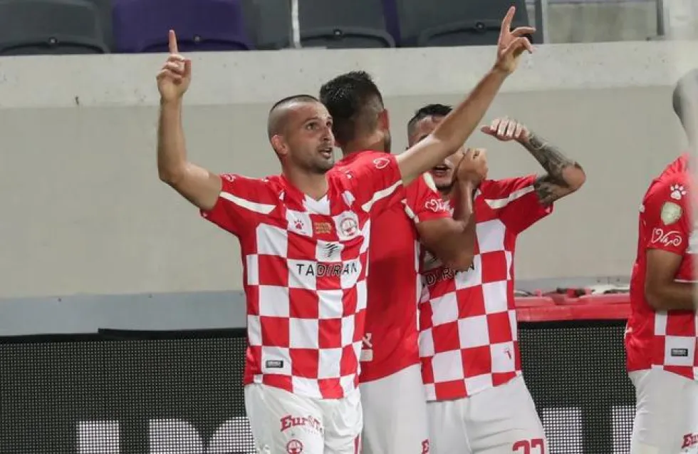 «Επίθεση» για σέντερ φορ!
