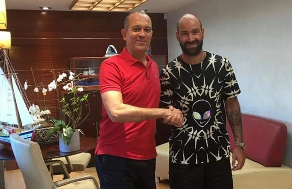 Ανανέωσε ακριβώς 10 χρόνια μετά το πρώτο συμβόλαιο ο Σπανούλης