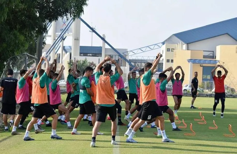 Ο αγιασμός και οι αλλαγές στα φιλικά της ΑΕΚ
