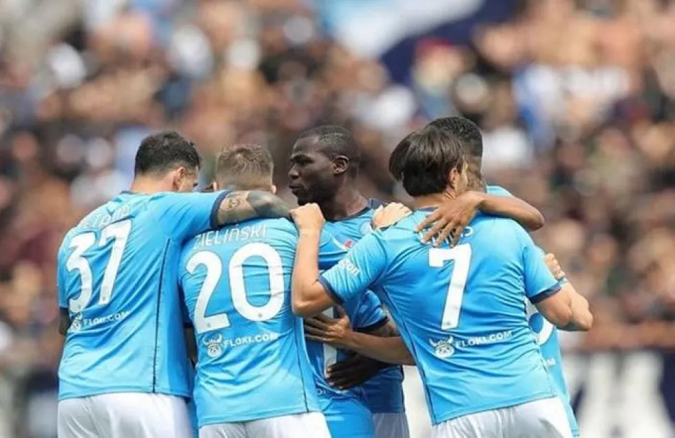 Γκολ, ξύλο και στην τρίτη θέση η Νάπολι