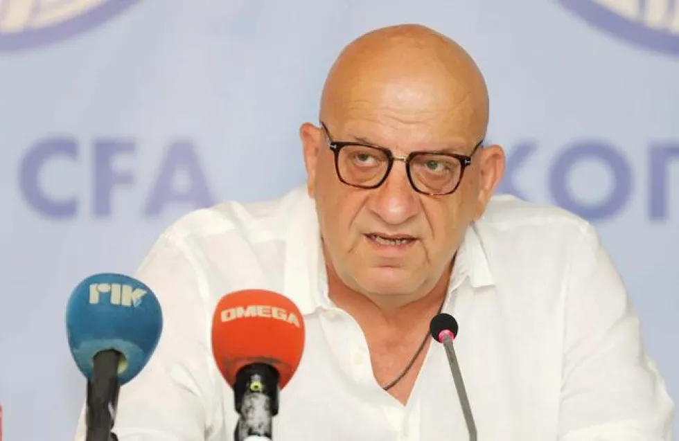 Ζήτησε με τρόπο... «σιωπή»!