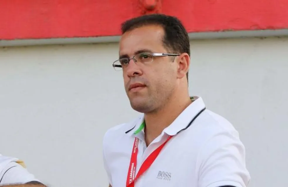 Ψάχνει τον εκλεκτό ο Μάκης