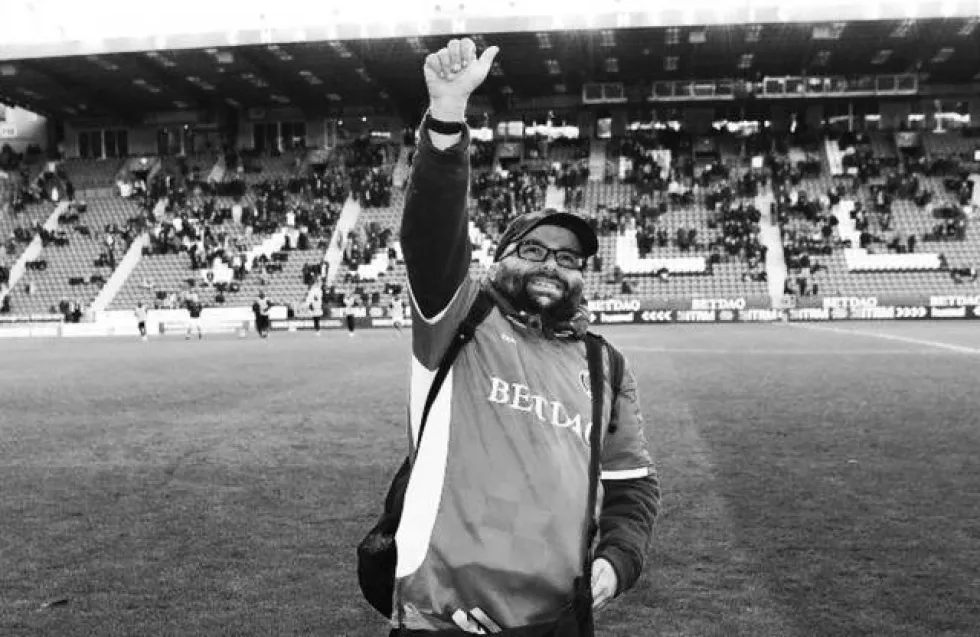 Νεκρός λόγω κορωνοϊού στα 38 του ο πιο πιστός οπαδός της Τσάρλτον - Πήγε σε 1.076 σερί αγώνες