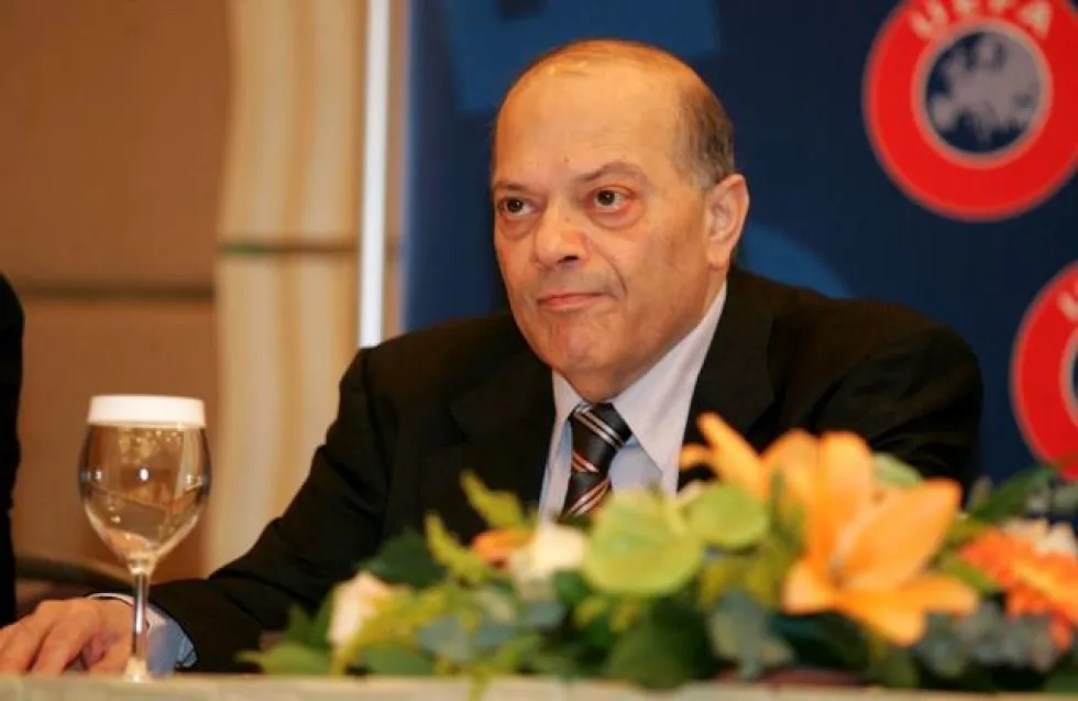 «Τι σχέση έχει ο κορωνοϊός με την αύξηση ομάδων;»