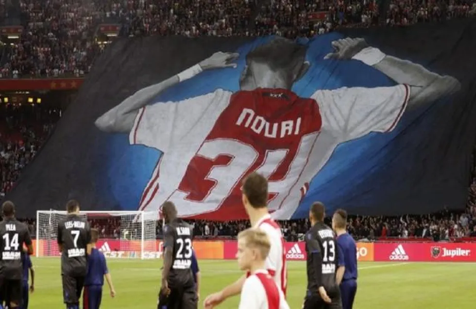 Νούρι: Η αποκάλυψη του Ντε Γιόνγκ και η... κακή φωνή του Φαν ντε Μπεεκ