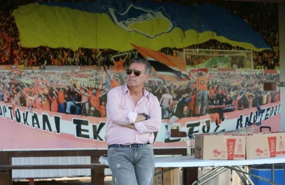 Δεν ξεπουλά ο Πρόδρομος, ζυγίζει και περιμένει