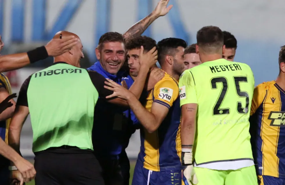 Είπαν αντίο στον Παντελίδη με νίκη στην παρουσία του Σίλας