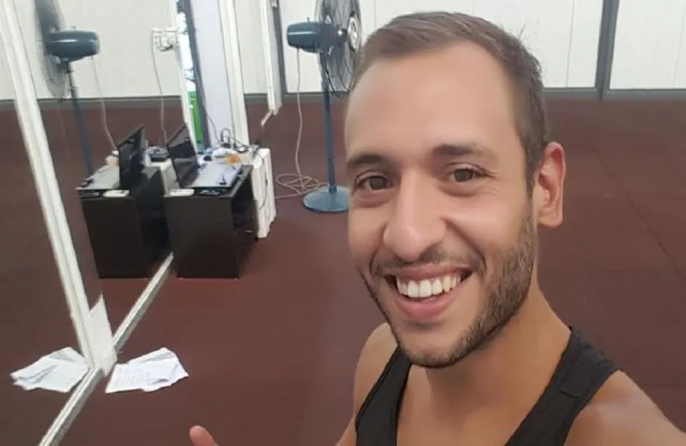 Ο Κούλλης Τζιωνής εξηγεί τη σημασία της γυμναστικής στο σπίτι