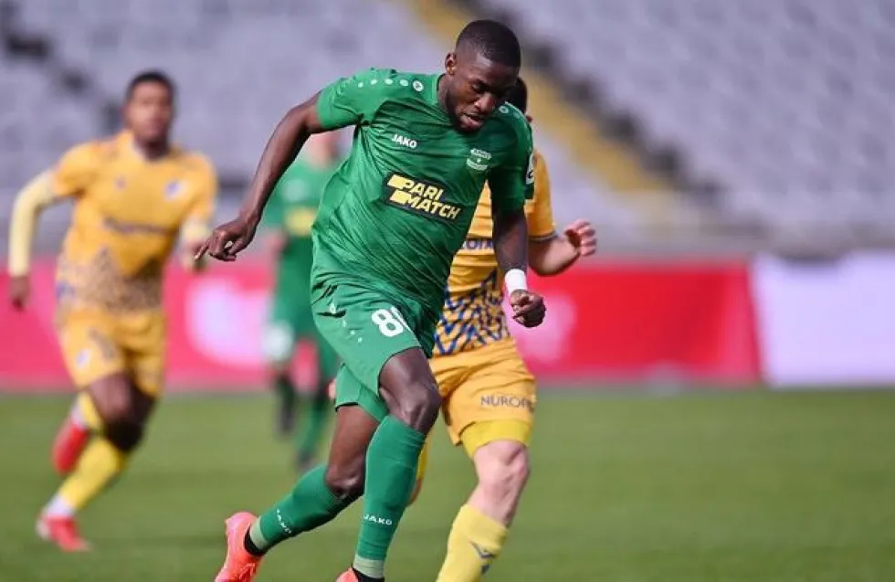 Αποκαλύπτουν «φλερτ» του ΑΠΟΕΛ με Μπαμπίκα!