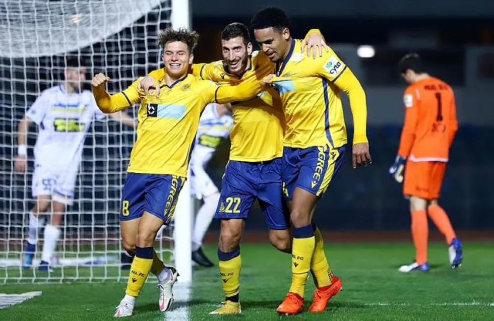 Στο «κάστρο» της δεν παίζεται η ΑΕΛ, ξανά... αουτσάιντερ για εξάδα ο ΑΠΟΕΛ!