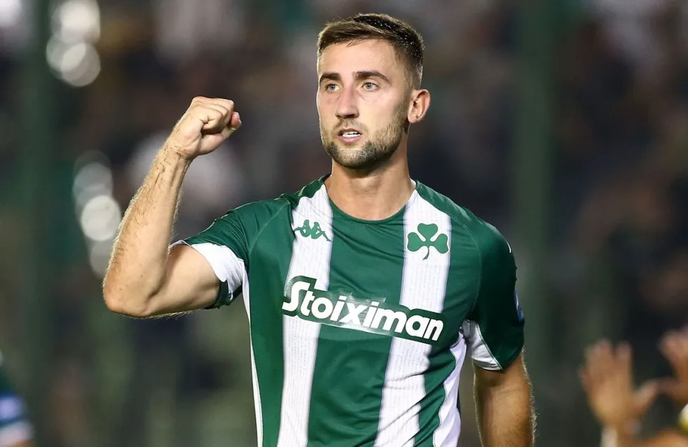 Ο Σπόραρ ξαναμπήκε στο «μπλοκάκι» του Ερυθρού Αστέρα