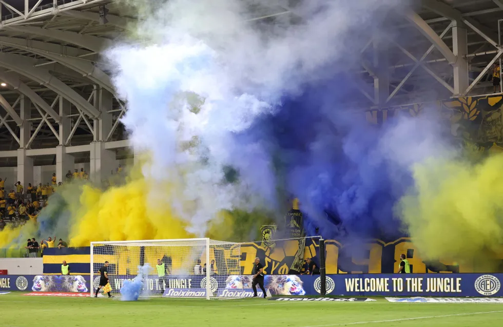 Το κάνουν καμίνι οι ΑΕΛίστες 