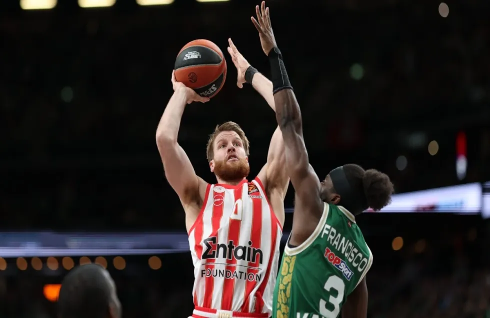 «Καυτός» Ολυμπιακός στο παγωμένο Κάουνας, διπλό με ανατροπή και κορυφή!