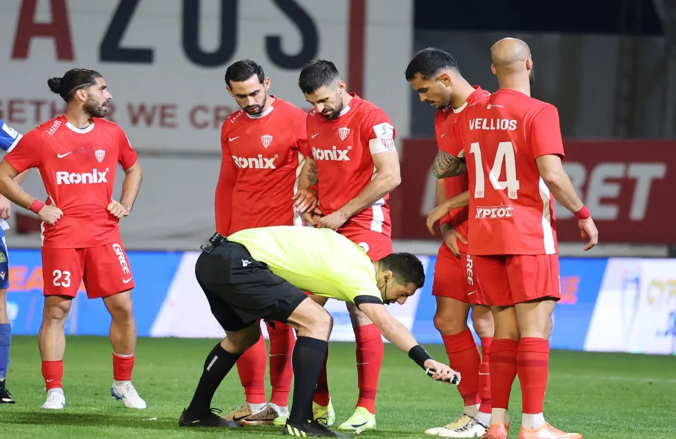 Προβληματισμός που αγγίζει άπαντες στη Νέα Σαλαμίνα και τίποτα δεν αποκλείεται...