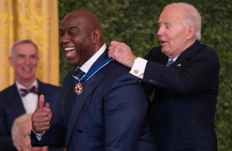 Η απονομή Μπάιντεν του Μεταλλίου της Ελευθερίας στον Τζόνσον, η απουσία Μέσι και η επιστολή του στον Λευκό Οίκο