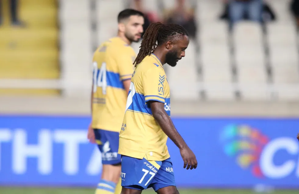 Έπαιξε 150 αγώνες, φόρεσε το περιβραχιόνιο κι αποχωρεί με αποθέωση από τον ΑΠΟΕΛ