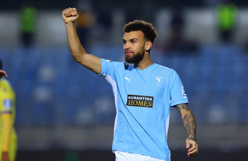 ΒΙΝΤΕΟ: Βλέπει... κίτρινο και αφηνιάζει ο Ζάζα