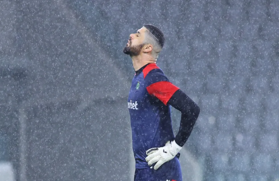 ΒΙΝΤΕΟ: Έμεινε με το στόμα ανοικτό ο φίλος της Ομόνοιας με Φαμπιάνο - Δεν το πίστευε!