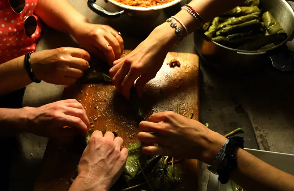 Επαναπροσδιορίζοντας την αποικιακή κληρονομιά: Περιβαλλοντικές επιπτώσεις και πολιτιστική αντίδραση