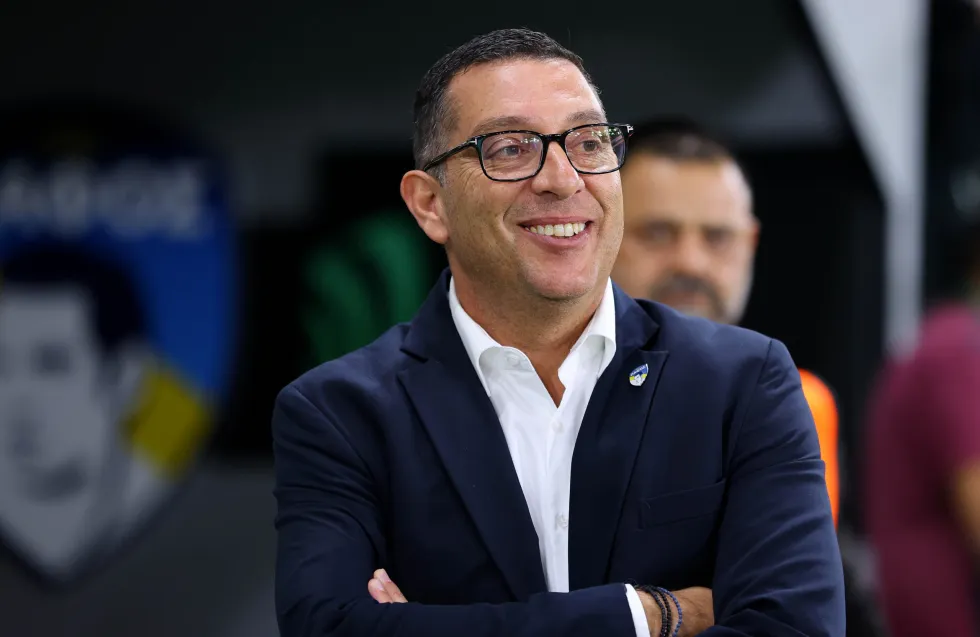 Θεοχάρους: «Θα του έλεγα να δει κάποιον γιατρό...» 