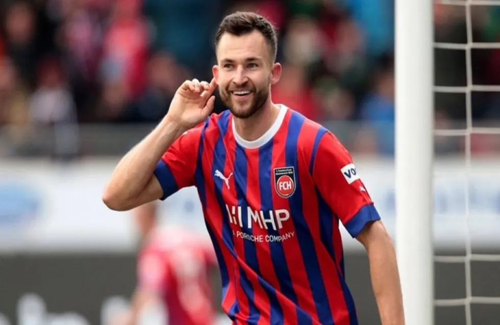 Περιμένει... για Τομάλα 