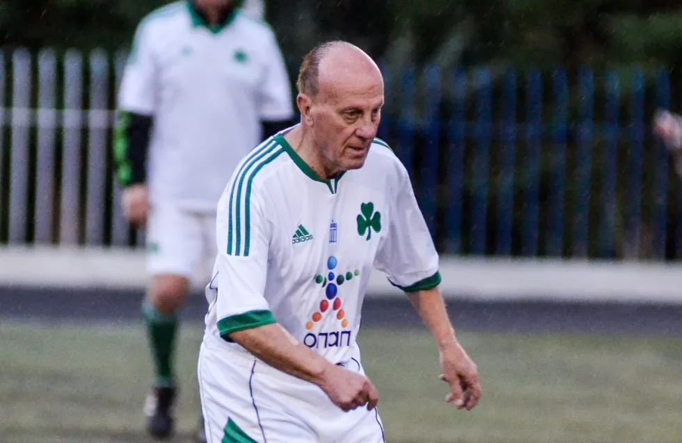 Μίμης Δομάζος: Το «ψεύτικο» δελτίο, το αστείρευτο ταλέντο και η λαμπρή καριέρα στον Παναθηναϊκό