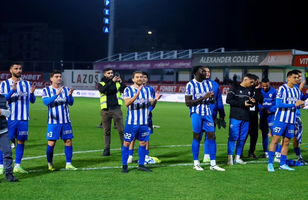 Αφηνιασμένη για το καρέ η Ανόρθωση για να κρατηθεί στο κόλπο και να βάλει ένα τέρμα στην παράδοση