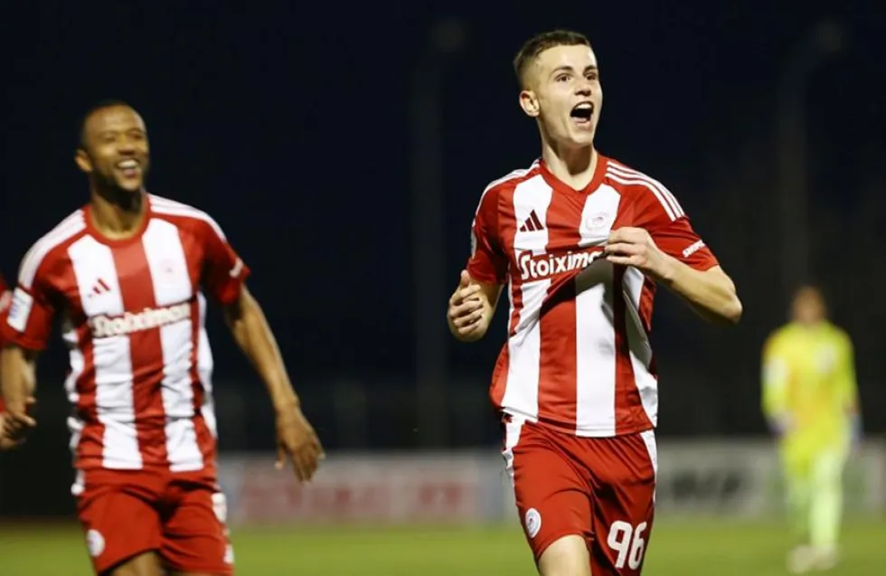 O Moυζακίτης λύτρωσε τον Ολυμπιακό που κρατάει τις αποστάσεις