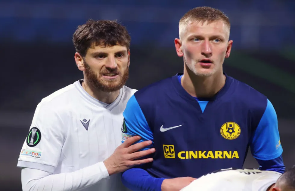 Με δέκα ο ΑΠΟΕΛ λόγω αποβολής του Ντβάλι