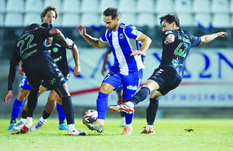 Ο ένας για ξεγνοιασιά,η άλλη για την ελπίδα

