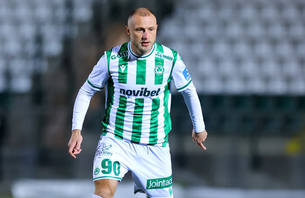 Στα πιτς ο Μπέζους και εκτός αποστολής