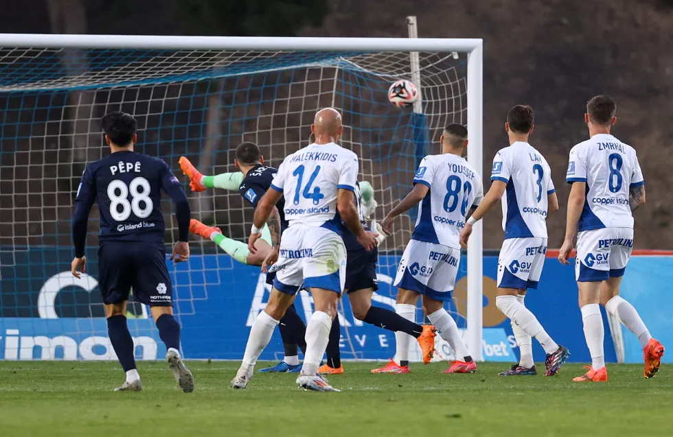 Όταν το κάνει, το... παρακάνει ο Πέπε! - ΒΙΝΤΕΟ