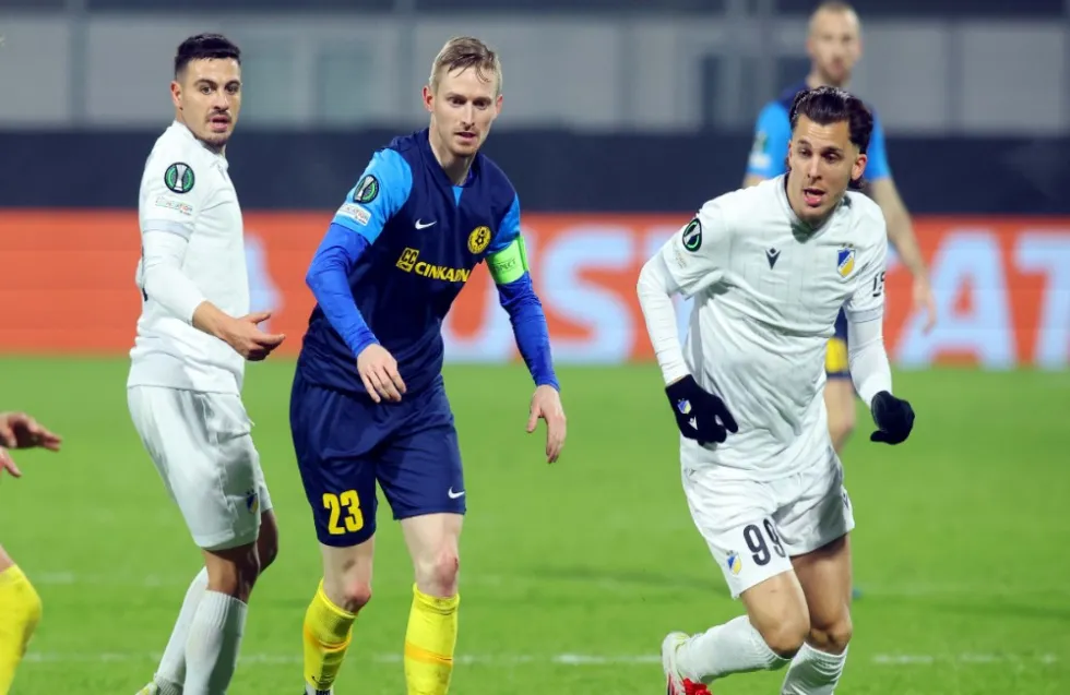 Οι οφειλές, η Τσέλιε, το «πρέπει» και ο κακός του εαυτός!

