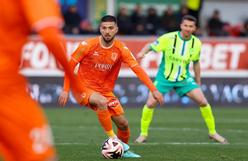 Έριξε τριάρα κι ανεβαίνει η ΑΕΚ