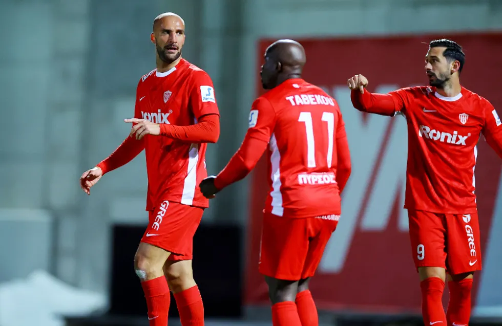 Η ανώμαλη προσγείωση και ο «τελικός»