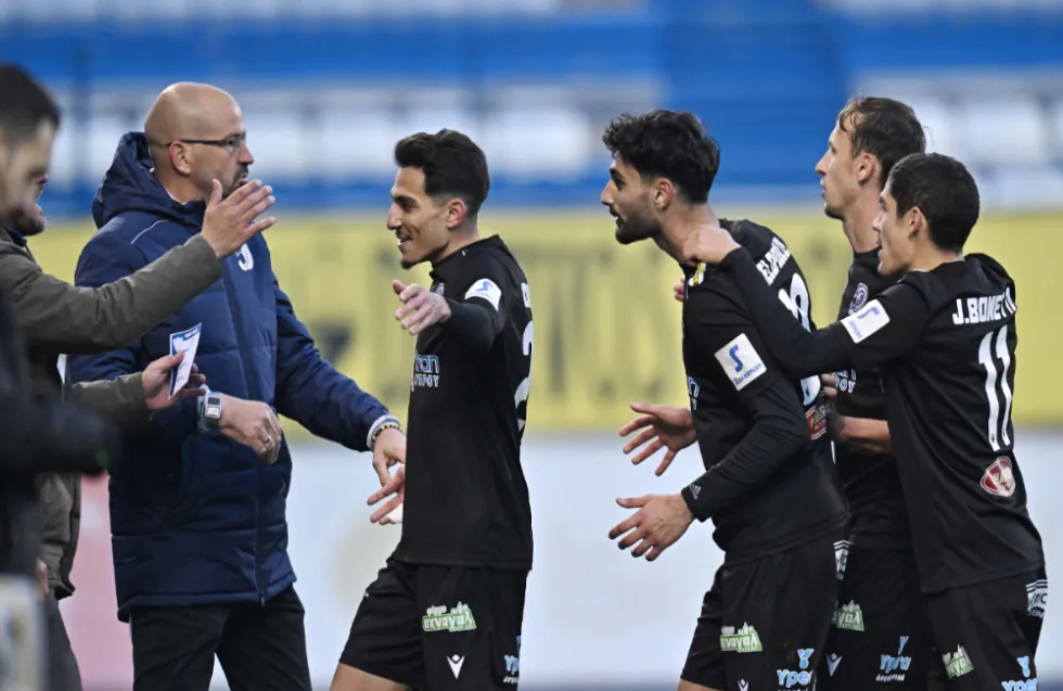 Δηλώνει παρών και στα... «εξάποντα»!