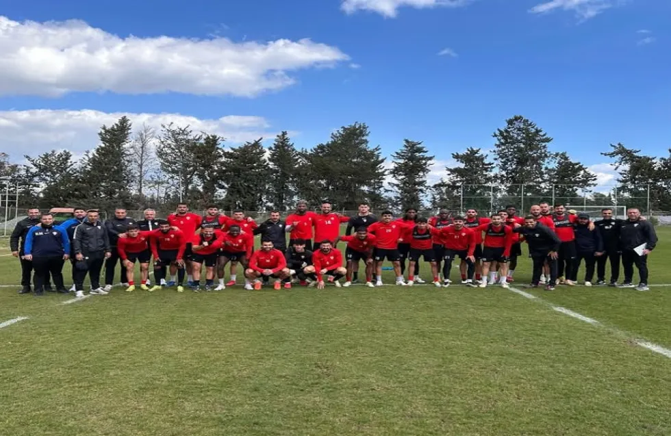 Νέα Σαλαμίνα: «Μαζί, σαν μία γροθιά!...»