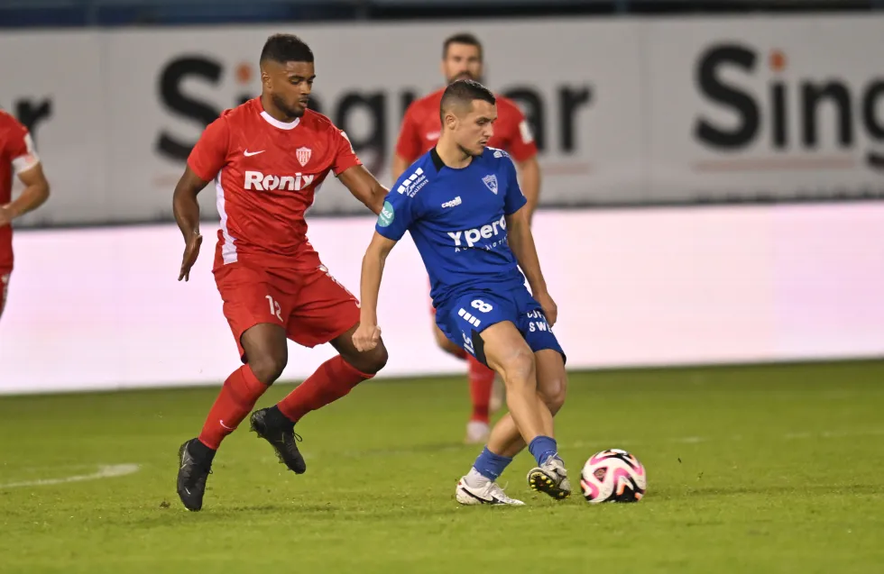 Oι αρχικές ενδεκάδες στο Νέα Σαλαμίνα - Ομόνοια Αραδίππου