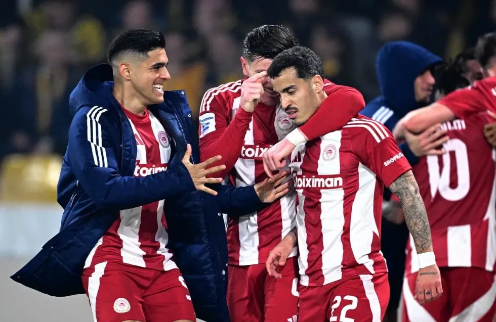 Διπλό τίτλου για τον Ολυμπιακό κόντρα στην ΑΕΚ