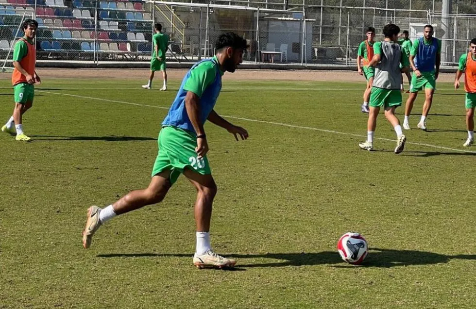 Για τα καλά στη μάχη της ανόδου η ΑΕΖ, κέρδισε και τον Ακρίτα