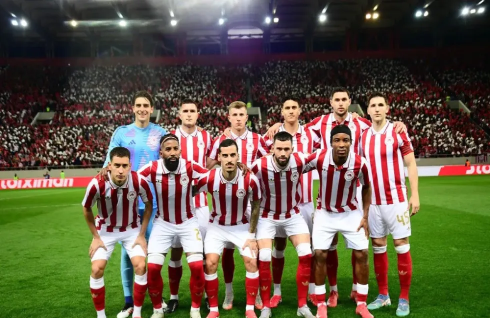 Παραλήρημα στο «Γ. Καραϊσκάκης» - Στα κόκκινα ο πύργος του Πειραιά (ΦΩΤΟ)