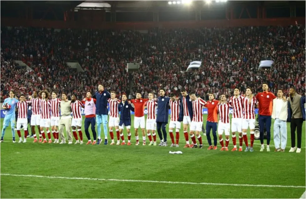 Σάο Πάουλο σε τρεις γλώσσες: «Χρόνια πολλά στον γίγαντα Ολυμπιακό»
