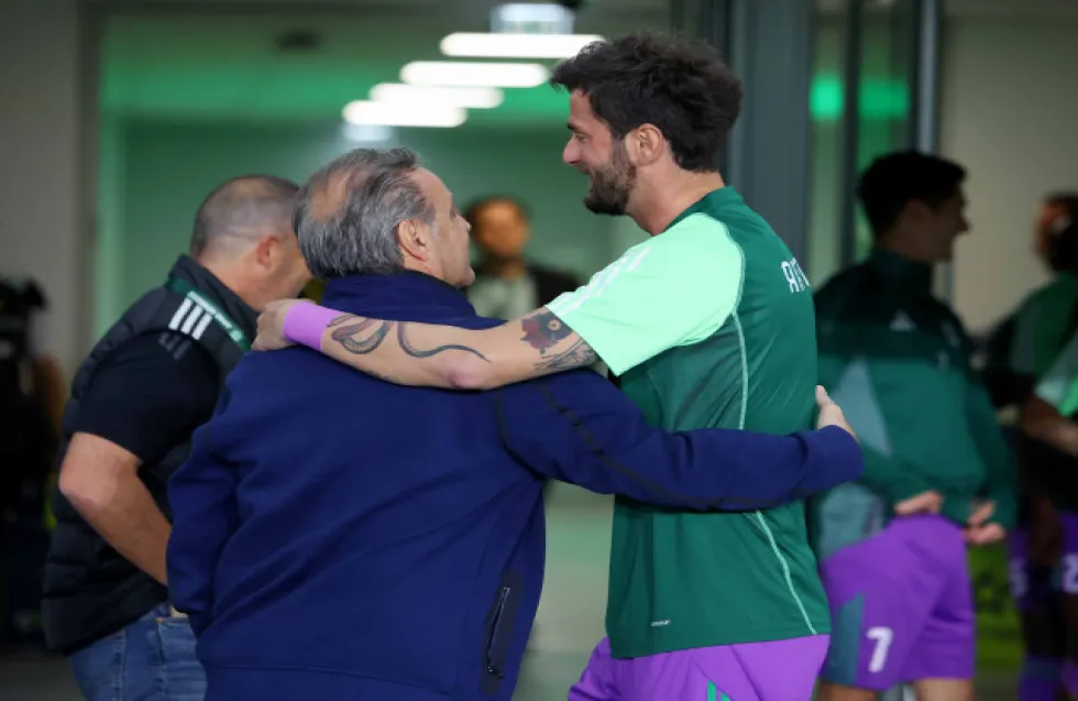 ΦΩΤΟ: Η θερμή αγκαλιά Πρόδρομου - Κβιλιτάια